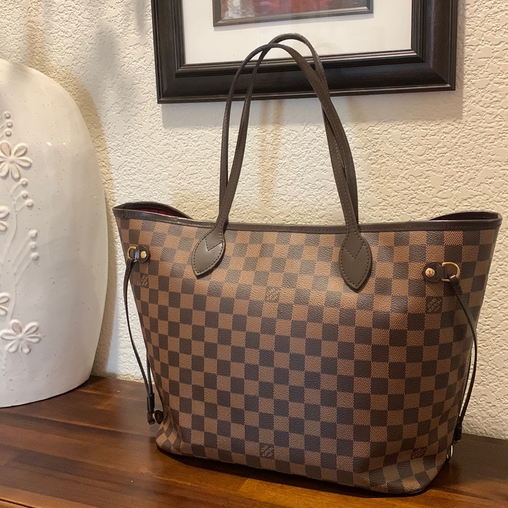 AUTHENTIC Louis Vuitton Neverfull Damier MM